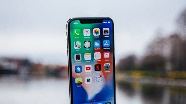 Apple iPhone X. (Unsplash/Neil Soni)