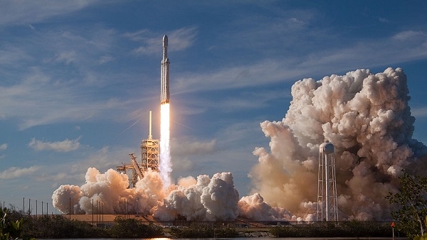 SpaceX Falcon Heavy rocket. (Wikimedia Commons)