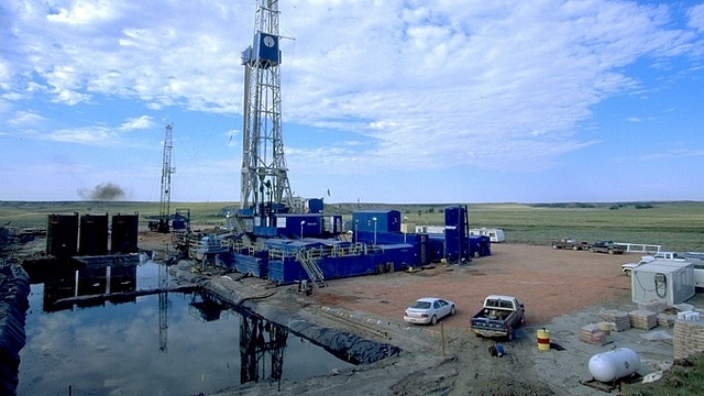 Oil drilling rig. (Public Domain Files/US Bureau of Land Management)