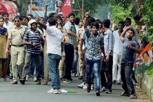 Poll violence in West Bengal. (Photo Credit: Twitter)