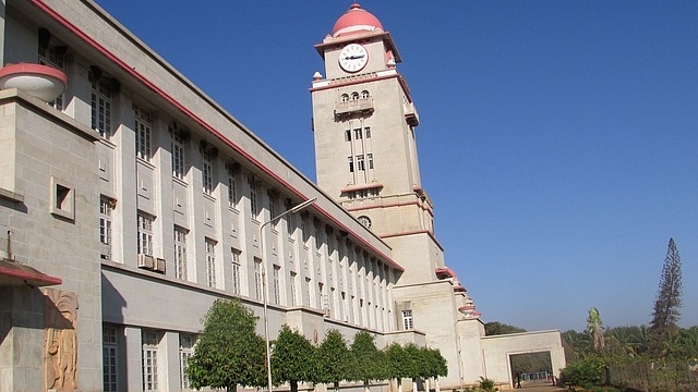 Clock tower at Karnataka University Dharwad (Pexels/Vijayanarasimha)