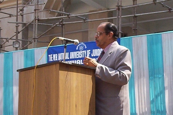 Prof Madhava Menon speaking at WBNUJS in Kolkata. (Pic via Wikipedia)