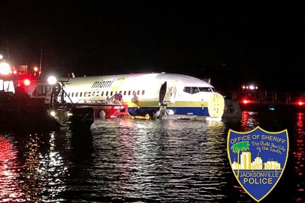 Boeing 737 in the St John’s river