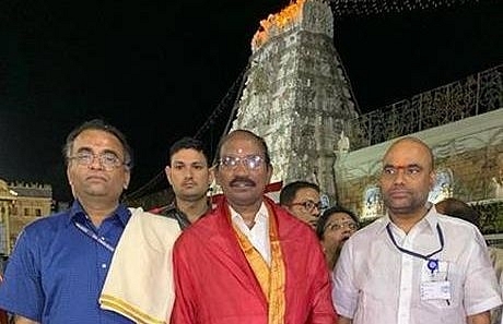 ISRO Chairman Honours Tradition: Visits Tirupati, Offers PSLV C-46 Replica To Lord Venkateswara Ahead Of Launch