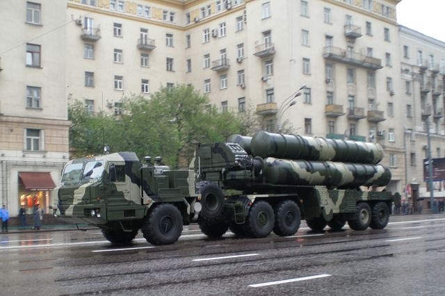 S-400 Triumf (UMNICK/Wikimedia Commons)