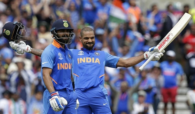 Shikhar Dhavan (R) Source: Twitter (Cricket World Cup@cricketworldcup)