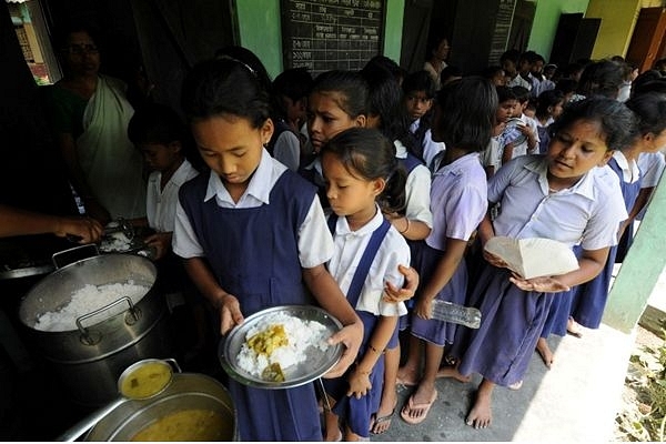 Students waiting in queue for their meal. Source: Akshayapatra.org