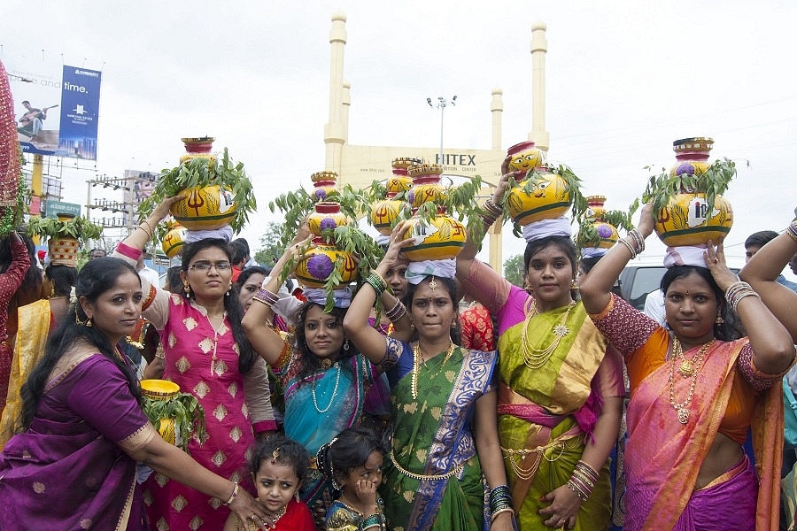 Bonalu Festival Telangana Woman Carrying Bonalu Over Their Headstelangana  Traditional Hindu Festival Centered On The Goddess Mahakali Stock  Illustration - Download Image Now - iStock
