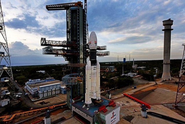 The Chandrayaan 2 atop the GSLV-MKIII launch vehicle. (pic via Twitter)