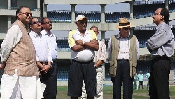 Former Finance Minister Arun Jaitley at the Feroz Shah Kotla stadium in Delhi. (image via Sudhansu Padhy/Facebook)