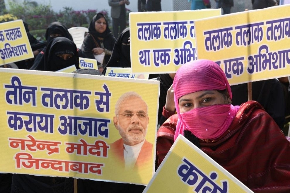 Varanasi: Muslim Women Send Rakhis To ‘Elder Brother’ Modi To Express Their Gratitude For Criminalising Triple Talaq
