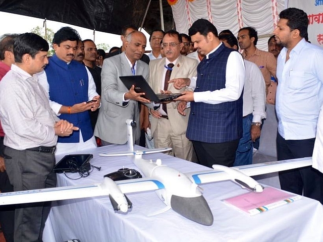 Maharastra CM Devendra Fadnavis launches the project. (via Twitter)