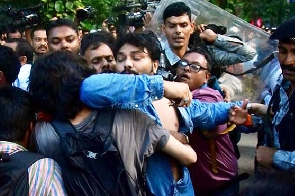 West Bengal: Police Beat Up ABVP Activists Protesting Against Assault On Babul Supriyo, Seven Injured