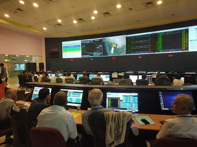 ISRO Control Room (@isro/Twitter)