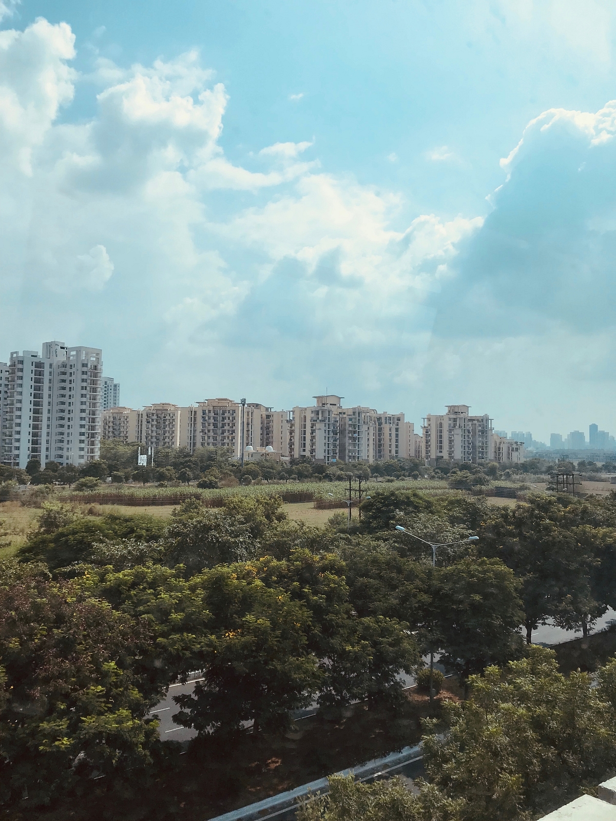 The Aqua Line runs parallel to numerous residential spaces (as seen here), with accomodation numbers ranging from 200 to 5,000 in a single society. Most of these spaces are at walkable distance from the Aqua Line metro stations, thus further adding to its importance for the future.&nbsp;