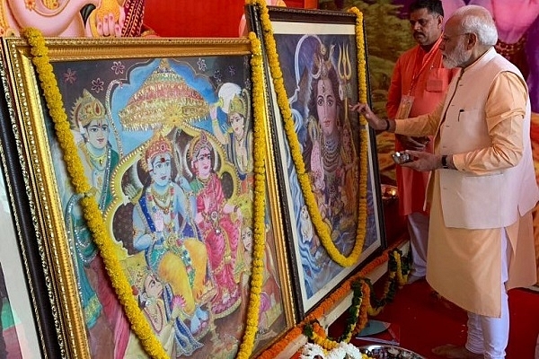 PM Modi at the Dussehra event in Delhi (@PMOIndia/Twitter)