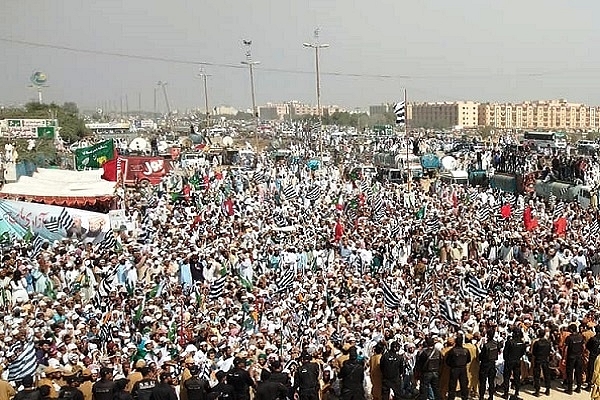 Members of the Azadi March (Pic Via Naila Inayat)