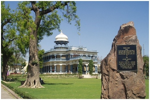 Anand Bhawan in Prayagraj (Image from Wikipedia)