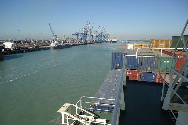 The Mundra port in Gujarat. (Wikimedia Commons)