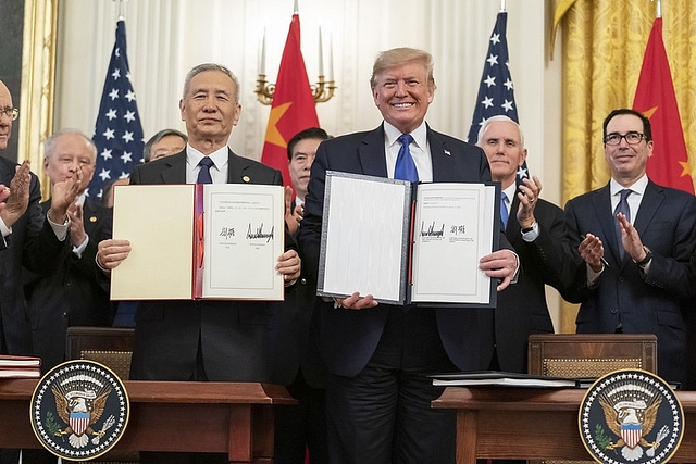 US President Trump with Chinese Vice Premier Liu He (Pic Via Twitter)