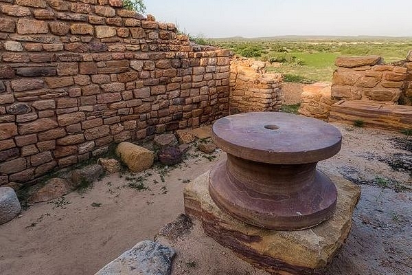 Dholavira in Kutch, Gujarat (Source: Rahul Zola/Wikimedia Commons <a href="https://commons.wikimedia.org/wiki/File:Dholavira.jpg">commons.wikimedia.org/wiki/File:Dholavira.jpg</a>)