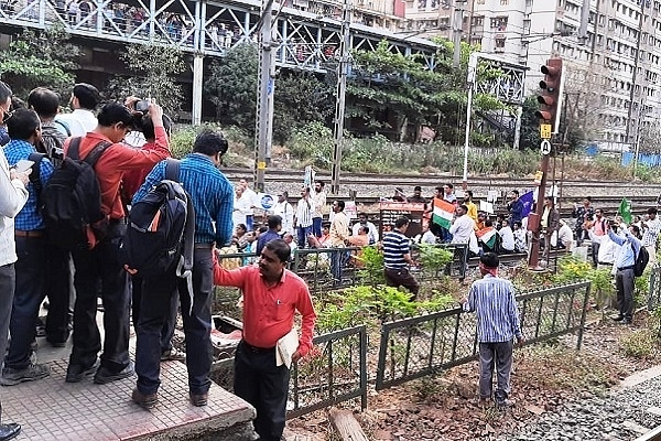 Protest at Kanjurmarg (@ANI/Twitter)