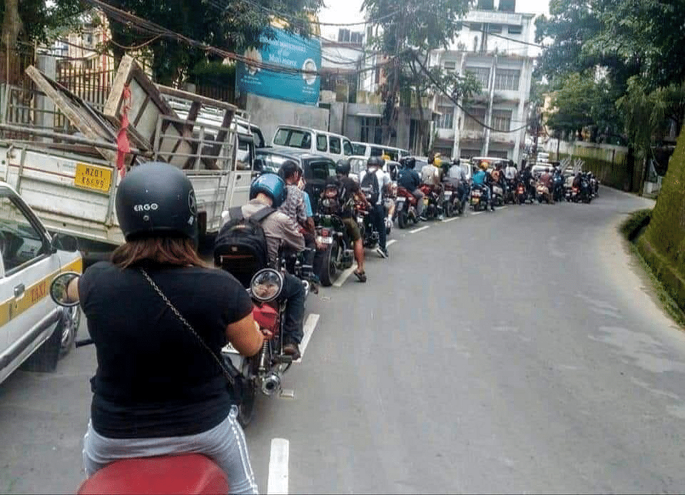 Vehicles waiting patiently in a disciplined manner despite a long traffic jam in Mizoram capital city Aizawl