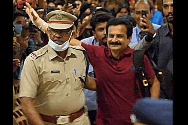 Covid-19: Rapturous Welcome By Hundreds Of Fans For Controversial Kerala ‘Celebrity’ Rajith At Kochi Airport, 75 Booked