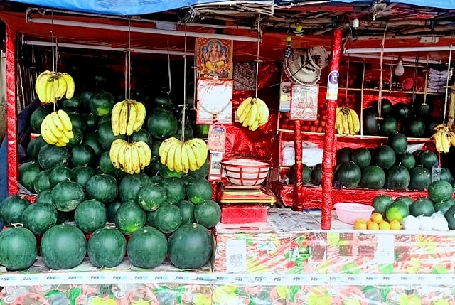 Fruit seller in Jamshedpur whose VHP banners were removed today by Jharkhand police