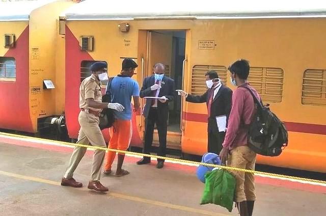 36 Lakh Stranded Migrants To Travel In 2,600 Shramik Specials In Next 10 Days