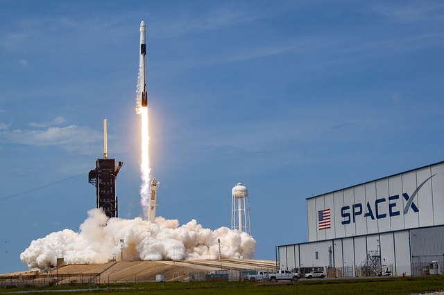 SpaceX’s Falcon 9 takes off. (Twitter/@SpaceX)