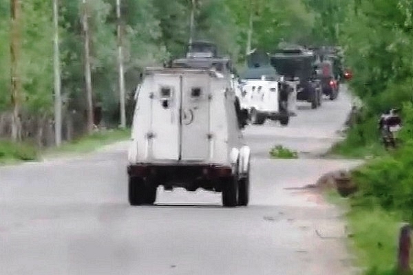 CRPF convoy (@ANI/Twitter)