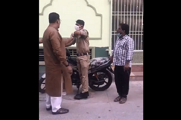 AIMIM corporator threatening cop&nbsp;