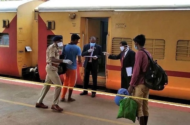 Passengers board a train. (SouthWestern Railway/@SWRRLY/Twitter)