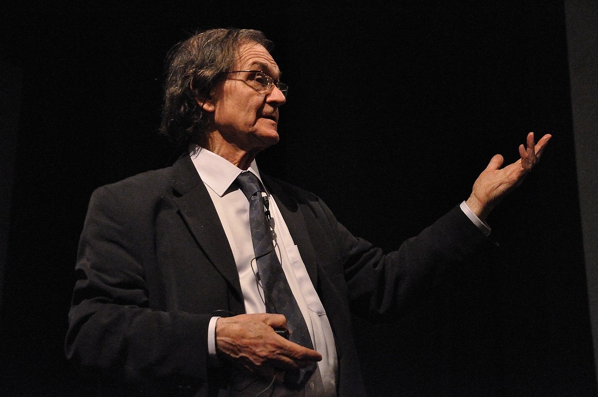 Roger Penrose: A Life Of Science In Platonic Aesthetics