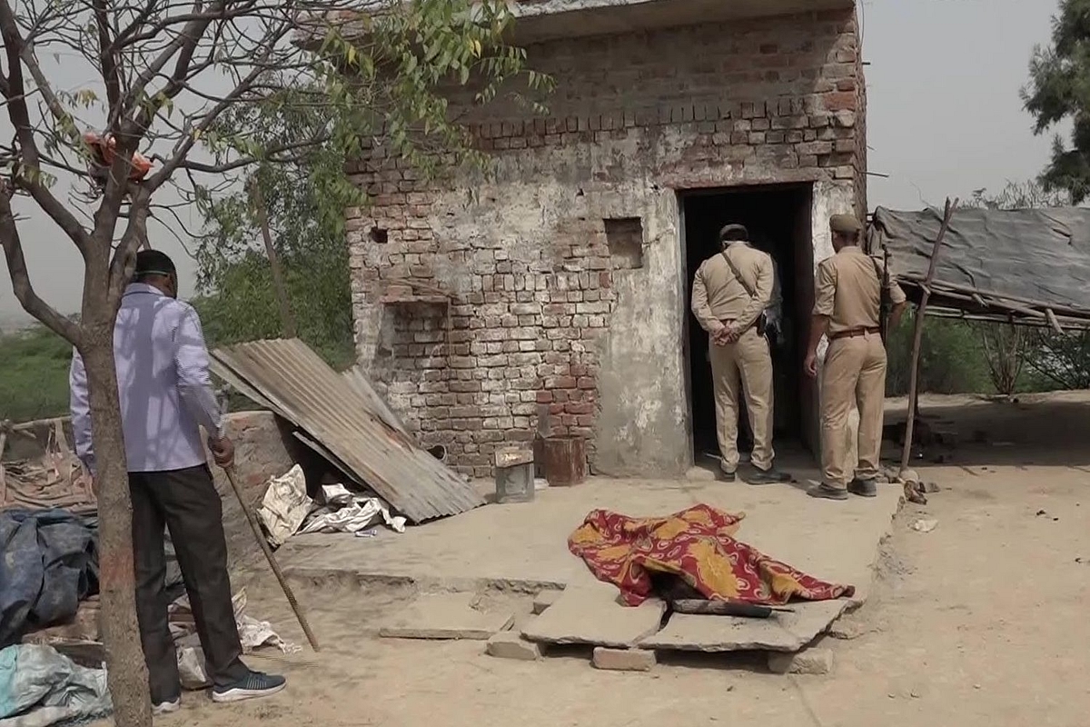 UP: Sadhu Hacked To Death Inside Temple In Mau, Agra; Police Recovers Axe Suspected To Be The Murder Weapon