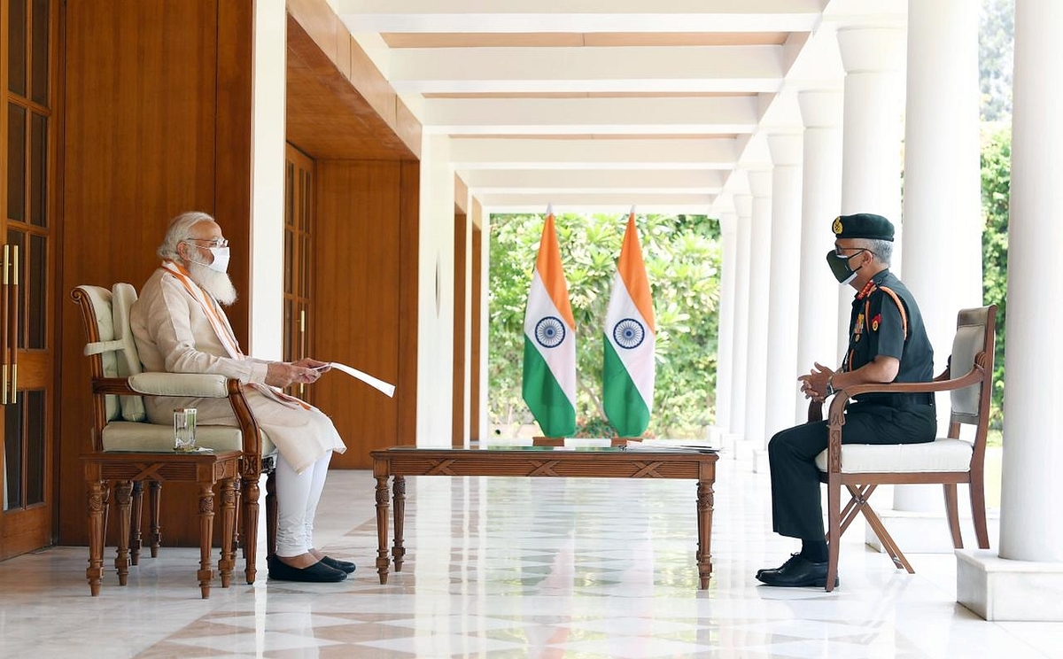 Indian Army Chief General Naravane Calls On PM Modi, Briefs On Army's Initiatives For COVID Management