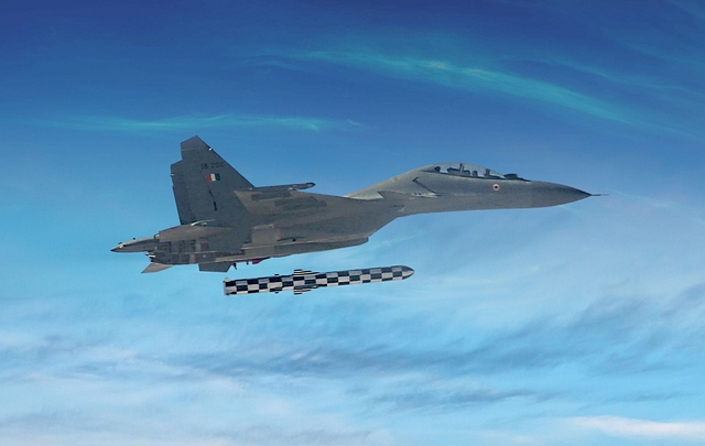 BrahMos supersonic cruise missile test fired from Su-30MKI. 