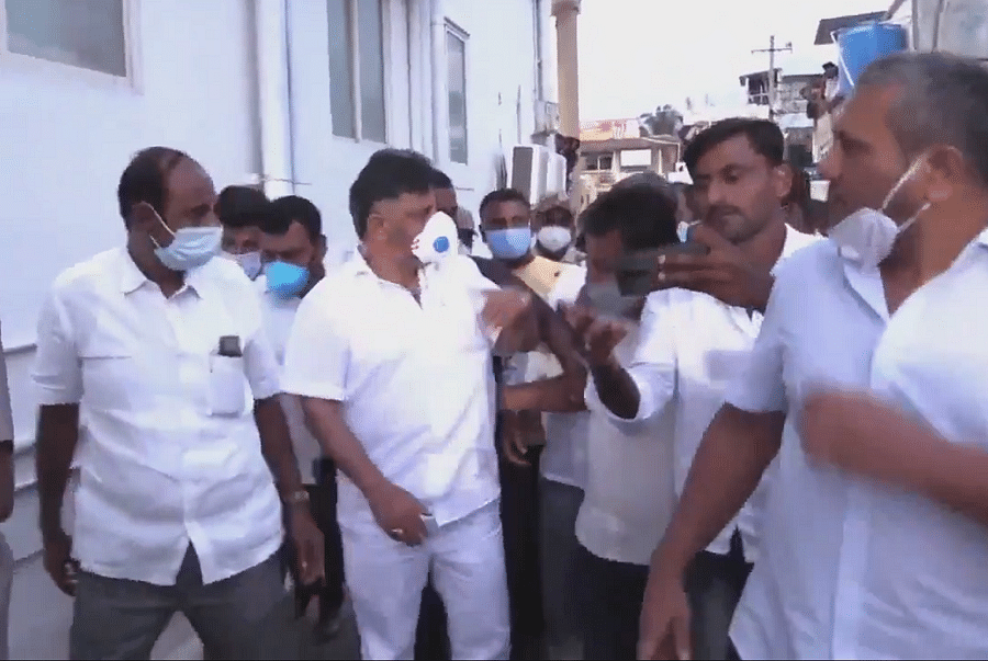 Karnataka Congress Chief DK Shivakumar Slaps Man For Keeping Hand On His Shoulder; Caught On Camera