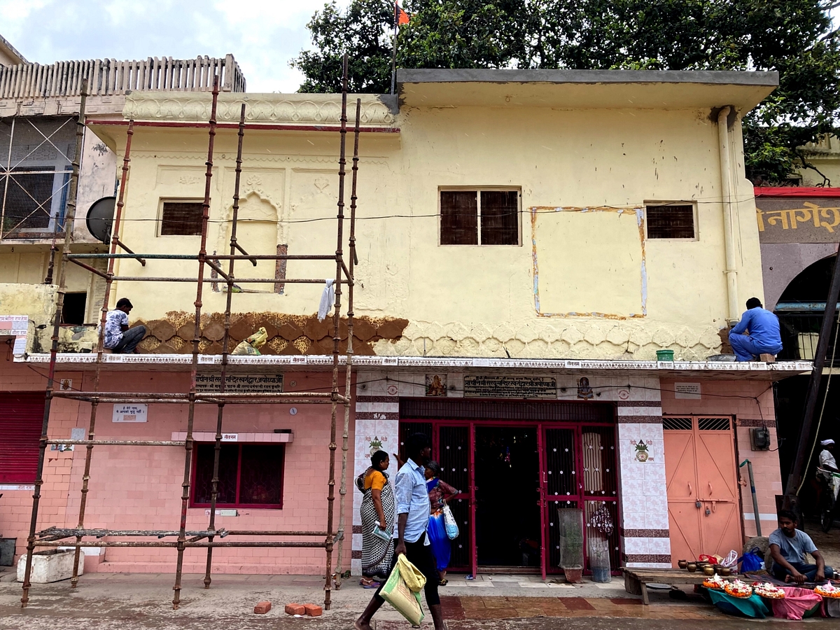 The facade of Ram ki Pairi being restored and painted