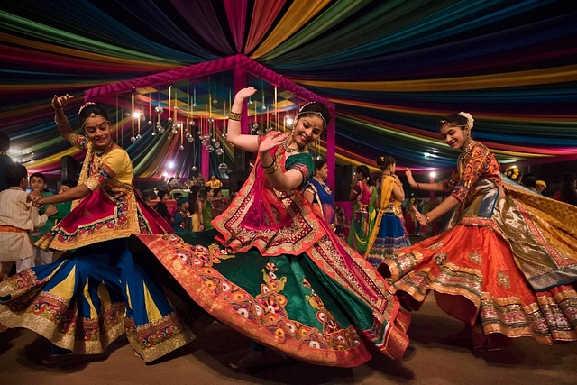 Navratri Garba in Gujarat (gujarattourism.com)