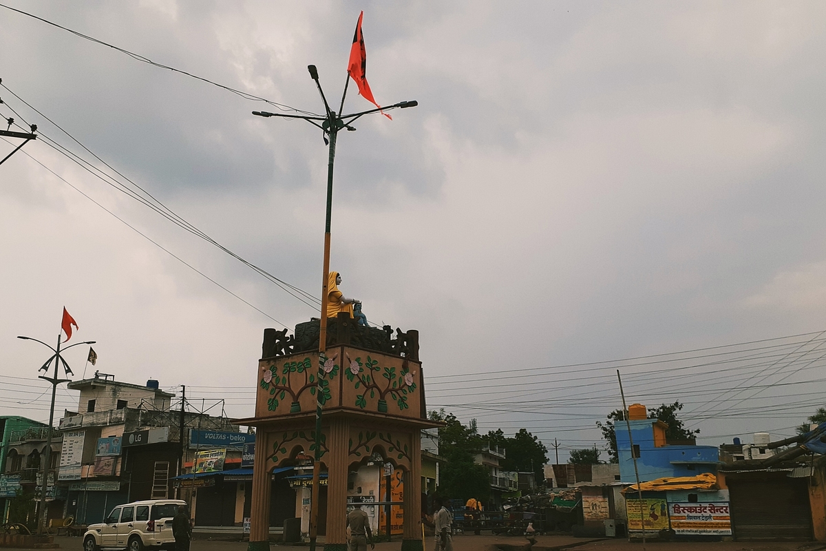 Ground Report From Kawardha In Chhattisgarh: Religious Flags ‘Disrespected’, VHP Activist Beaten Up, Repeated Lathi-Charge By Police