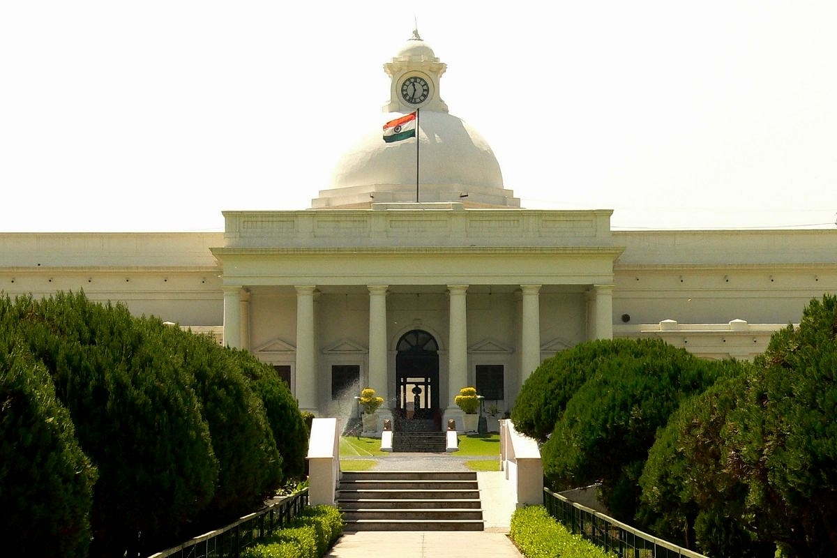 IIT Roorkee Recognised As Top Innovative Research Institution By Confederation Of Indian Industry