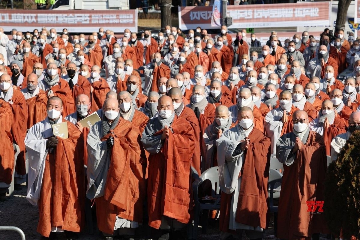 South Korea: Thousands Of Jogye Order Monks Stage Protest Against Government's 'Anti-Buddhist Bias', Christian 'Favoritism' 