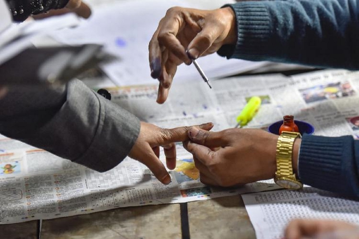 Stage Set For Second Phase Of Uttar Pradesh Assembly Polls; 586 Candidates In Fray