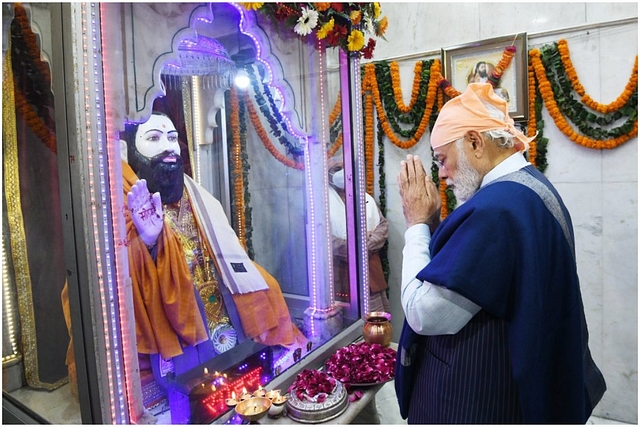 PM Modi at Ravidas temple 