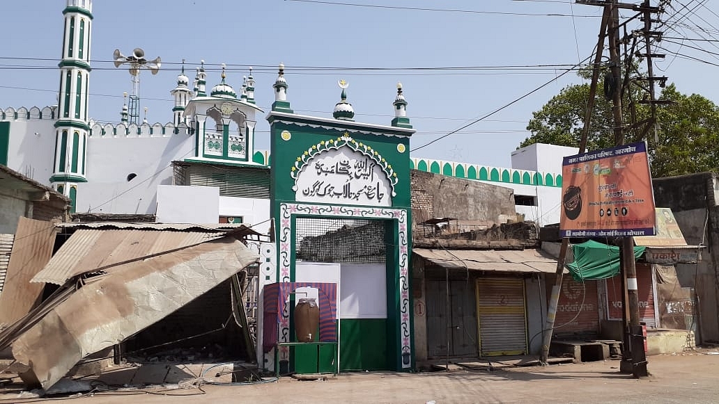 The mosque at Talab Square, around where stones were pelted. 