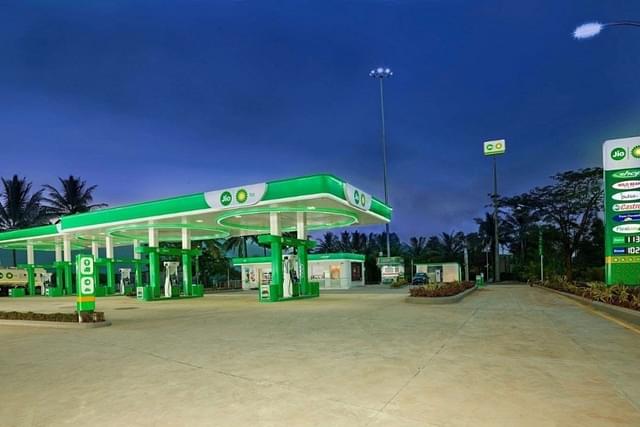 TVS Motor Joins Hands With Jio-bp To Build Charging Infra For Electric Two-Wheelers And Three-Wheelers