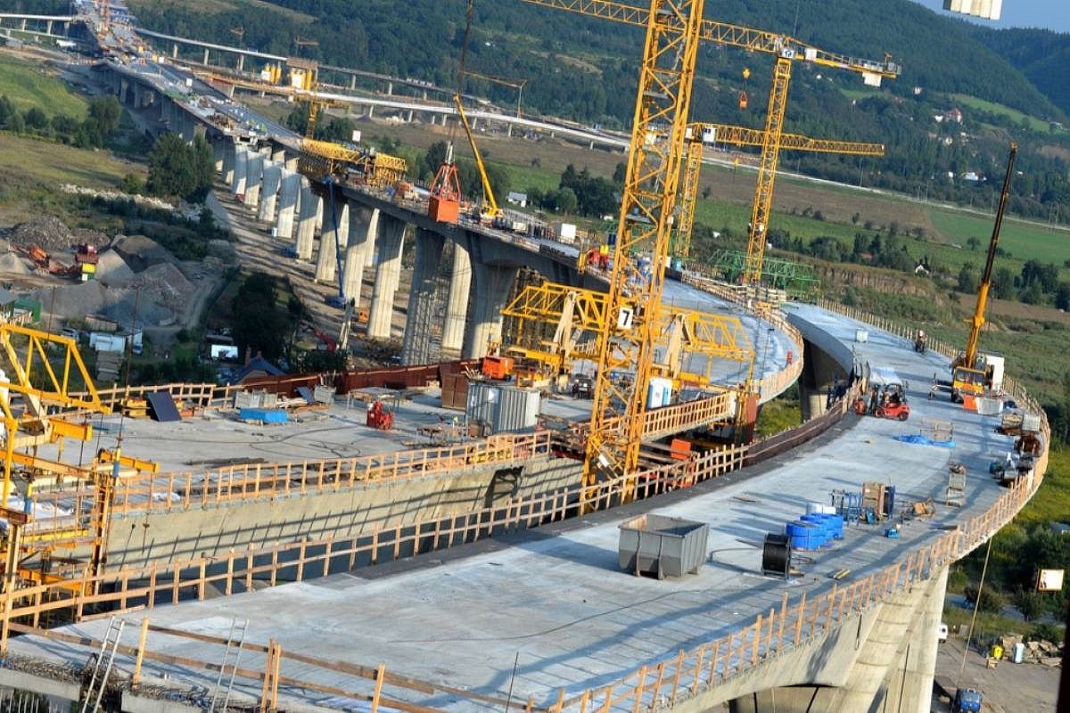 NHAI Granted Undue Benefits To Concessionaires, Says CAG 