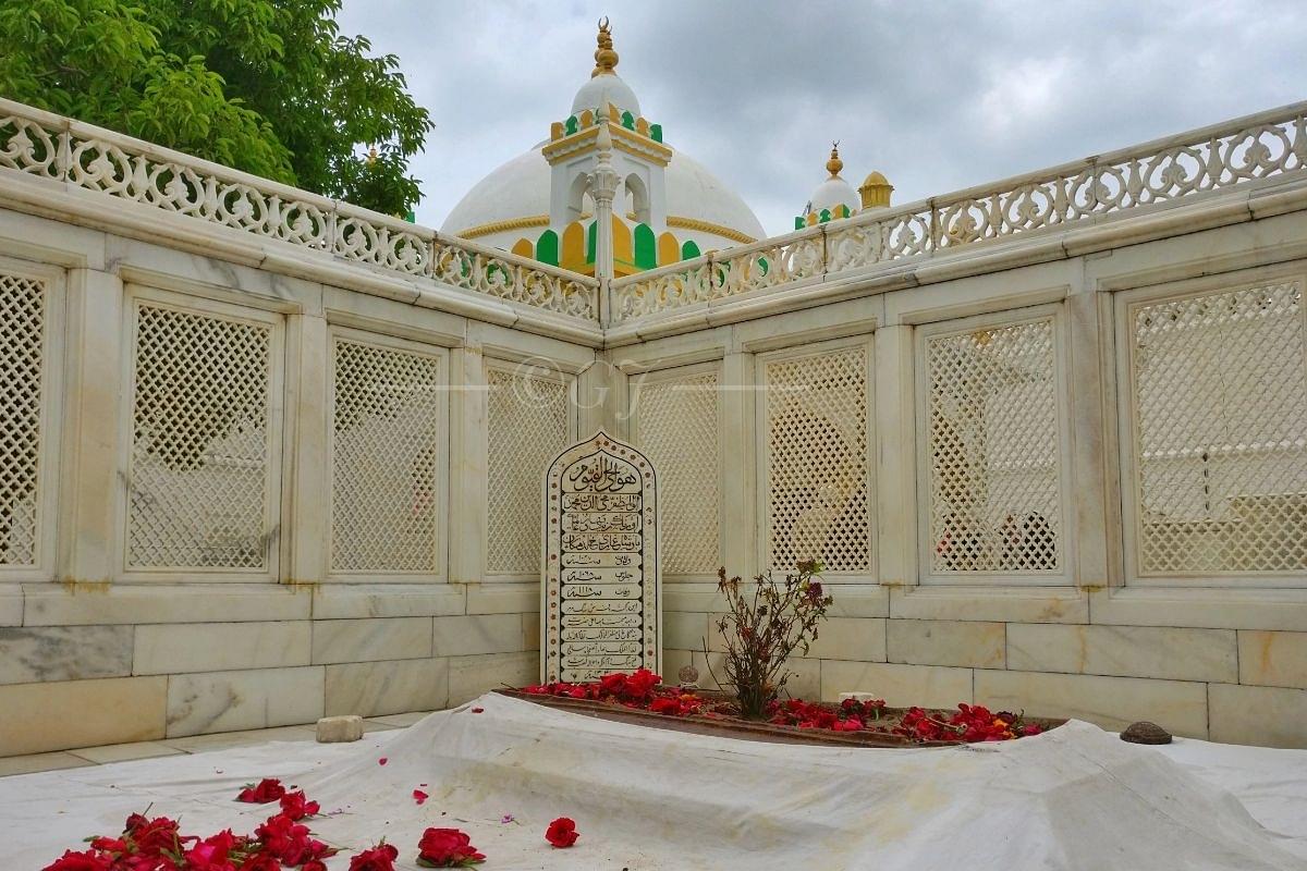 Aurangzeb's Tomb In Aurangabad Closed By ASI For Five Days 